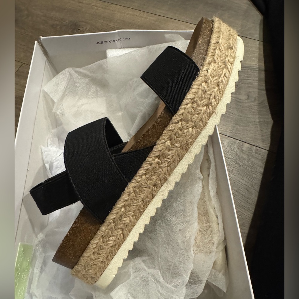 Madden Girl sandal 👡 NWT